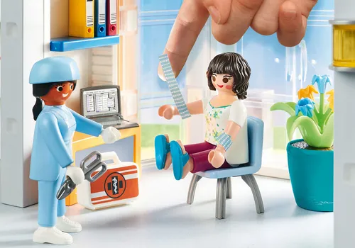 Donanımlı Playmobil Hastanesi (70191)