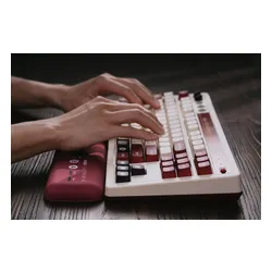 Klawiatura mechaniczna 8BitDo Mechanical Keyboard Fami Edition Kailh Box Brown V2 Brązowy