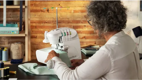 Maszyna do szycia Overlock CECOTEC Belle Couture Biały