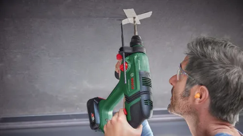 Перфоратор Bosch UniversalHammer 18V