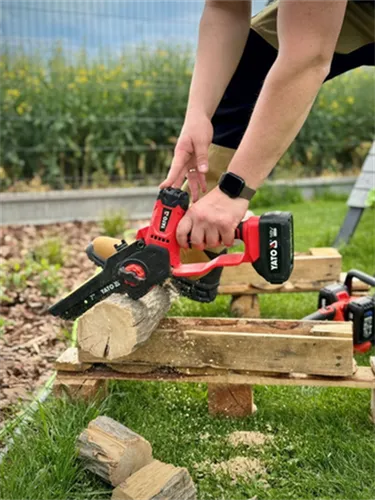 Pilarka łańcuchowa Yato YT-828133 1x2.0Ah