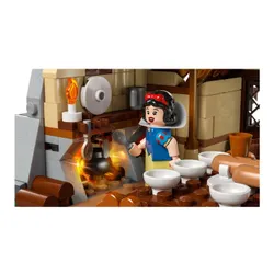 LEGO Disney 43242 Хижина Белоснежки и семи гномов