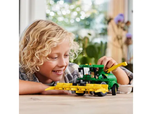 Конструктор LEGO Technic 42168 John Deere 9700 Forage Harvester