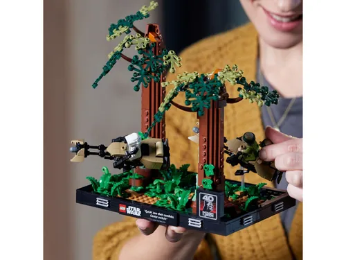 LEGO Star Wars Diorama: Endor yarışçısının peşinde 75353