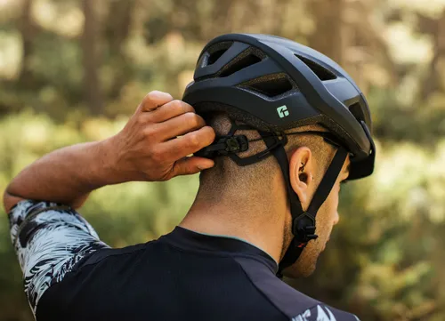 Kask rowerowy LAZER Cerro KinetiCore Czarny mat MTB (rozmiar L)