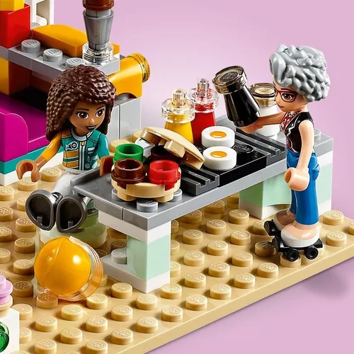 Конструктор Lego Friends гоночный ресторан (41349)