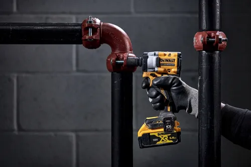Ударный гайковерт DeWalt DCF921D2T
