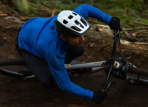Kask rowerowy LAZER Jackal KinetiCore