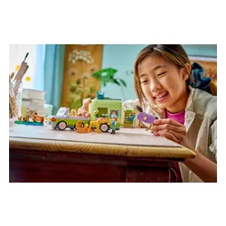 LEGO 42695 Friends Przyczepa z koniem i źrebaczkiem