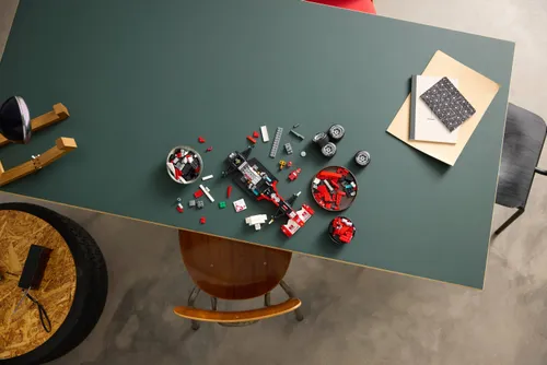 LEGO 11375 Icons Ferrari F2004 i Michael Schumacher