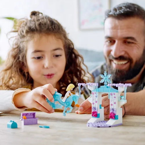 LEGO 43209 Disney Elsa i lodowa stajnia Nokka