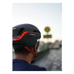 Kask rowerowy LIVALL EV021 Czarny Miejski z lampką (rozmiar L)
