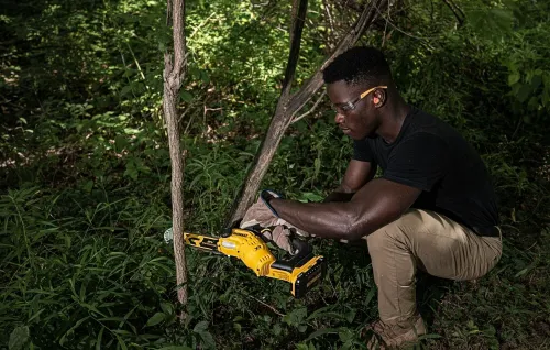 Piła akumulatorowa DEWALT DCMPS520N-XJ