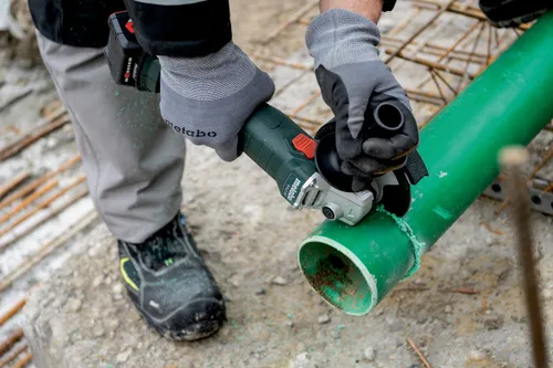 Аккумуляторная угловая шлифовальная машина УШМ Metabo в 18 л 9-125 Quick