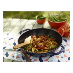 STAUB Cast 30 cm - patelnia / wok żeliwny z pokrywką