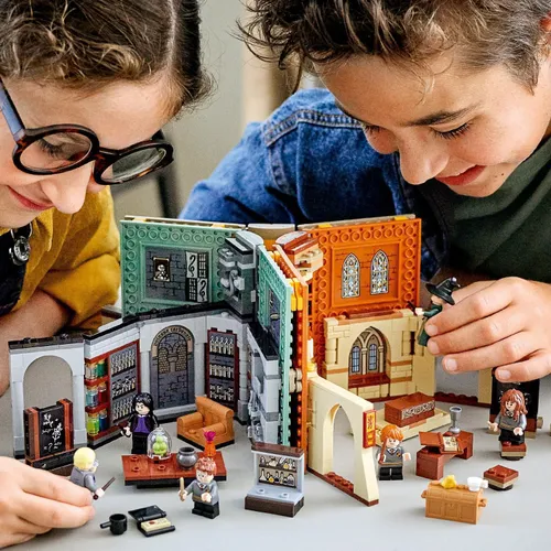 LEGO Harry Potter Hogwarts Anları: iksir Sınıfları (76383)