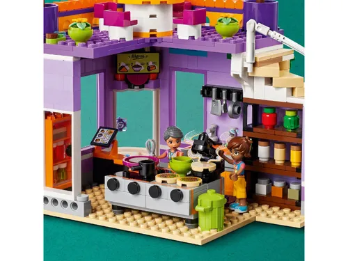 LEGO Friends 41747 Hartlake'de yemek odası