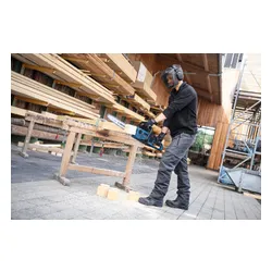 Piła łańcuchowa akumulatorowa BOSCH Professional 18V GKE 18V-40 06008D3001 5.5 Ah