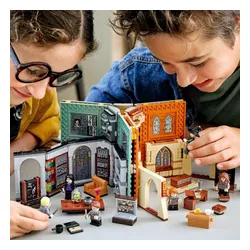 LEGO Harry Potter Hogwarts Anları: iksir Sınıfları (76383)