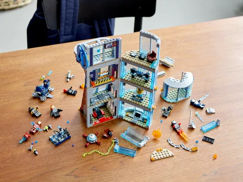 LEGO Marvel Walka o Wieżę Avengersów 76166