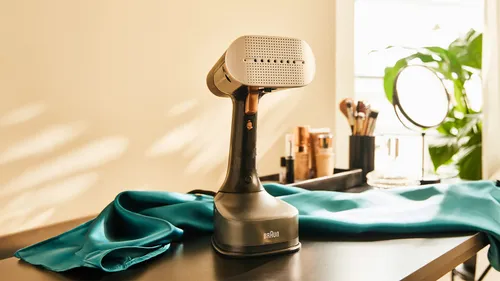 Parownica do ubrań (Steamer) BRAUN QuickStyle 7 GS7077BK