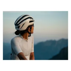 Kask rowerowy MET Trenta 3K Carbon MIPS white glossy - M
