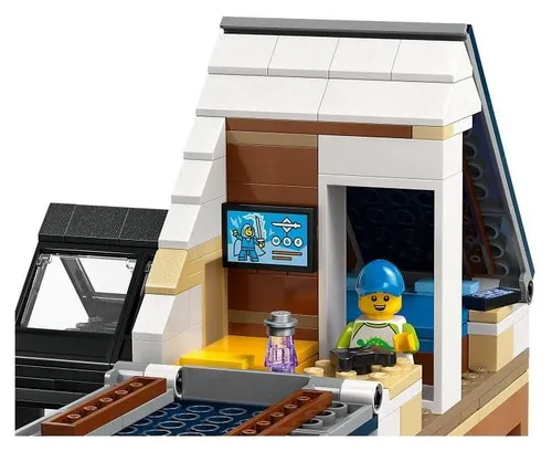 LEGO City 60398 aile evi ve elektrikli araç