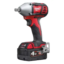 Ударный гайковерт Milwaukee ½ M18 BIW12-402C (2 аккумулятора, зарядное устройство, кейс)