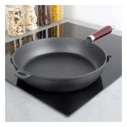 Patelnia żeliwna z drewnianą rączką CAST LINE 30 cm