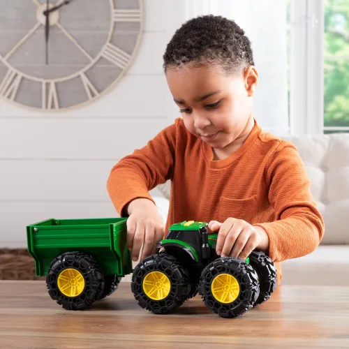 Traktor TOMY Monster Treads John Deere z przyczepą 47353