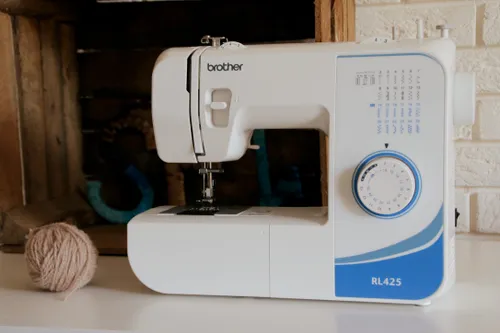 Maszyna do szycia BROTHER RL425